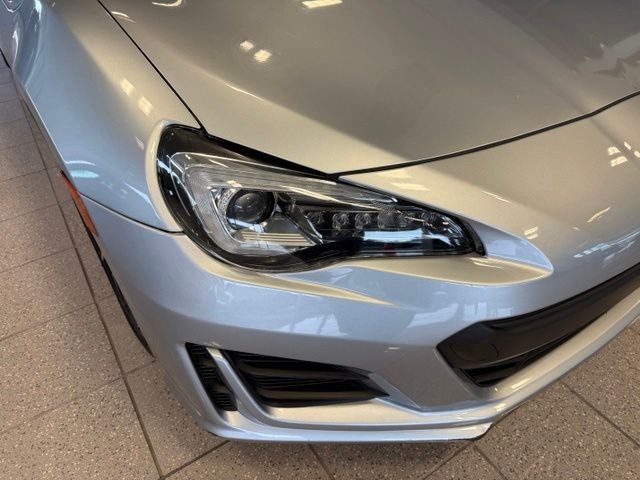 Subaru BRZ Vehicle Full-screen Gallery Image 10