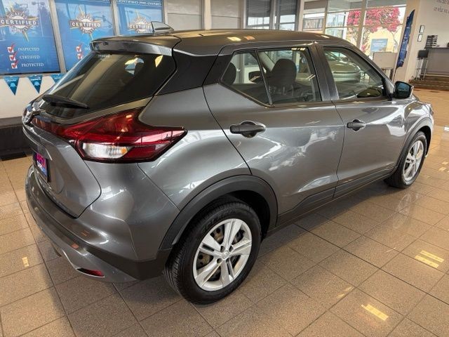 Nissan Kicks Vehicle Full-screen Gallery Image 04