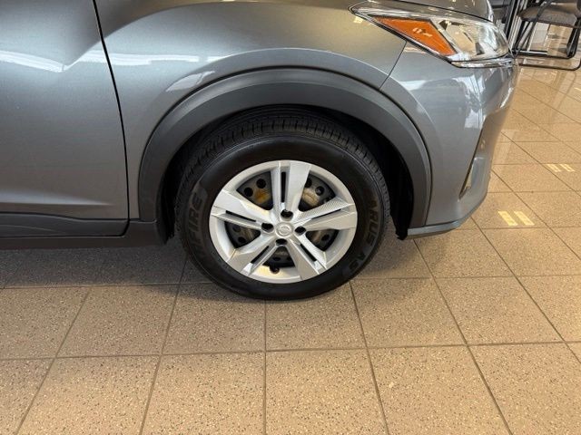 Nissan Kicks Vehicle Full-screen Gallery Image 11