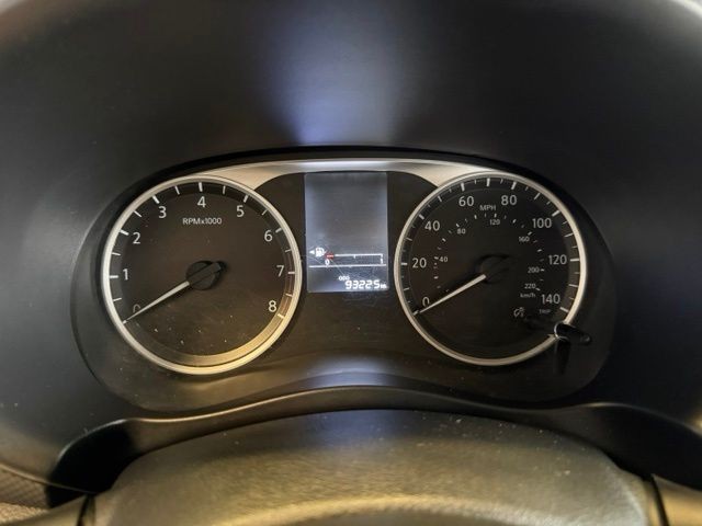 Nissan Kicks Vehicle Full-screen Gallery Image 14