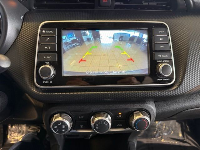 Nissan Kicks Vehicle Full-screen Gallery Image 15