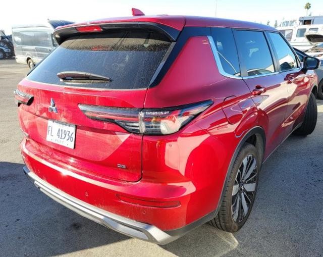 Mitsubishi Outlander Vehicle Full-screen Gallery Image 06