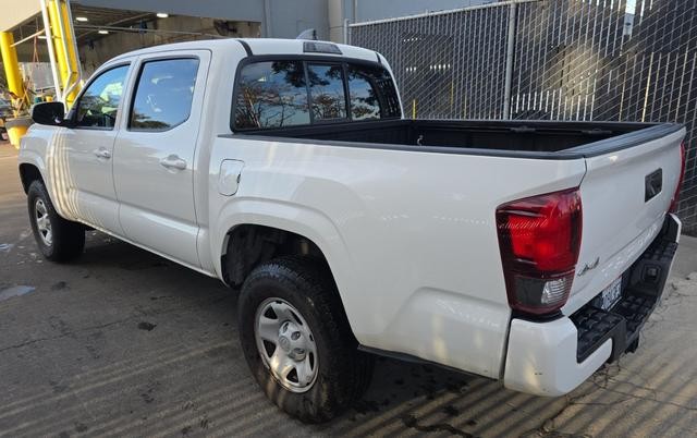 Toyota Tacoma 4WD Vehicle Full-screen Gallery Image 02