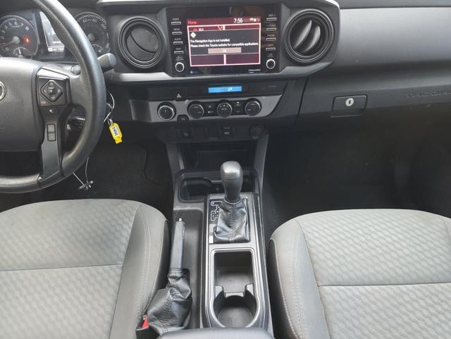 Toyota Tacoma 4WD Vehicle Full-screen Gallery Image 06