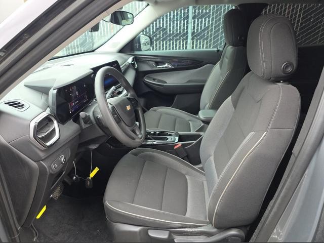 Chevrolet Trailblazer Vehicle Full-screen Gallery Image 04