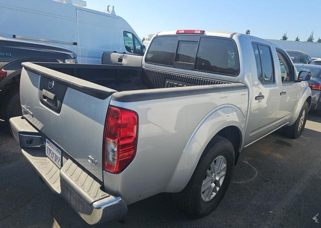 Nissan Frontier Vehicle Full-screen Gallery Image 02