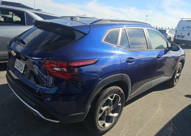 Chevrolet Trax Vehicle Full-screen Gallery Image 02