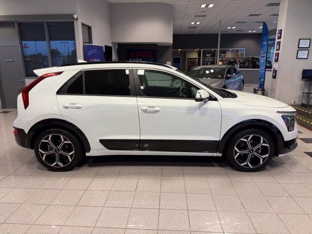Kia Niro Vehicle Full-screen Gallery Image 03
