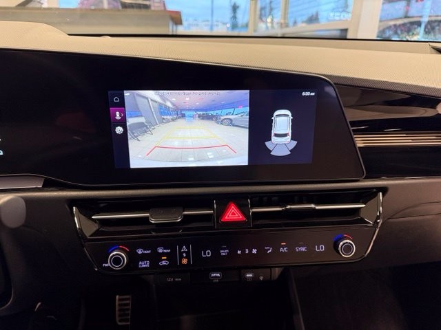 Kia Niro Vehicle Full-screen Gallery Image 17