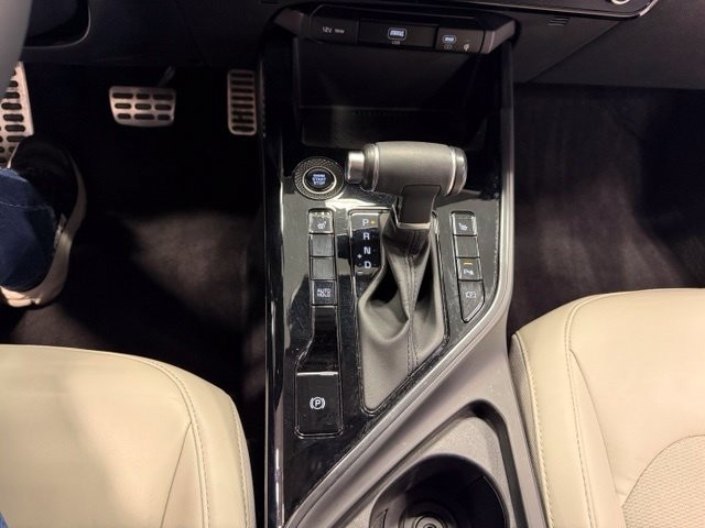 Kia Niro Vehicle Full-screen Gallery Image 18