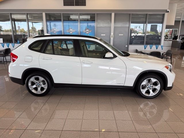BMW X1 Vehicle Full-screen Gallery Image 04