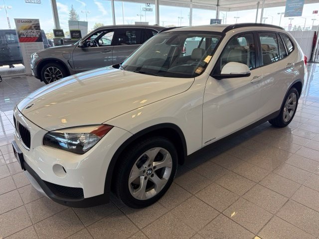 BMW X1 Vehicle Full-screen Gallery Image 08