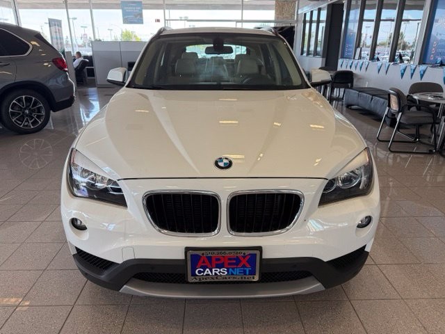BMW X1 Vehicle Full-screen Gallery Image 09