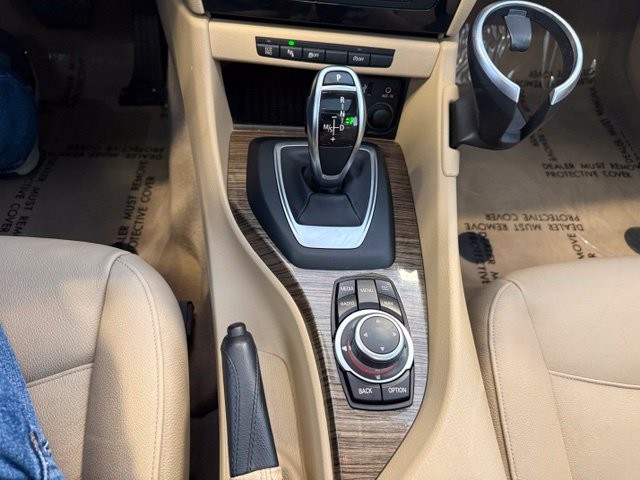 BMW X1 Vehicle Full-screen Gallery Image 19
