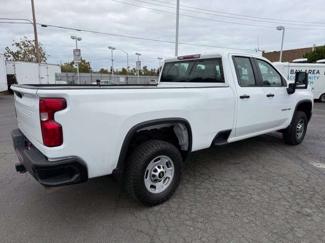 Chevrolet Silverado 2500HD Vehicle Full-screen Gallery Image 03