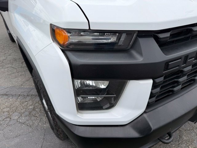 Chevrolet Silverado 2500HD Vehicle Full-screen Gallery Image 11