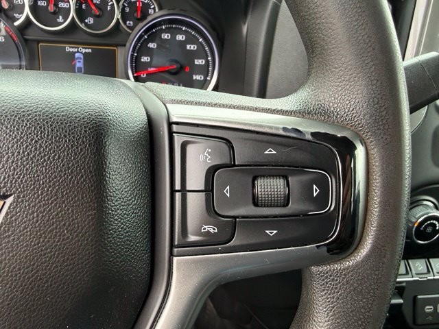 Chevrolet Silverado 2500HD Vehicle Full-screen Gallery Image 19