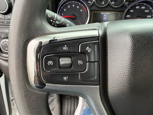 Chevrolet Silverado 2500HD Vehicle Full-screen Gallery Image 20