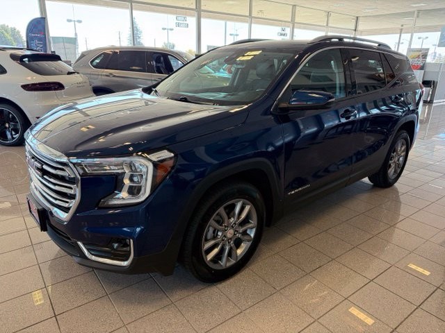GMC Terrain Vehicle Full-screen Gallery Image 07