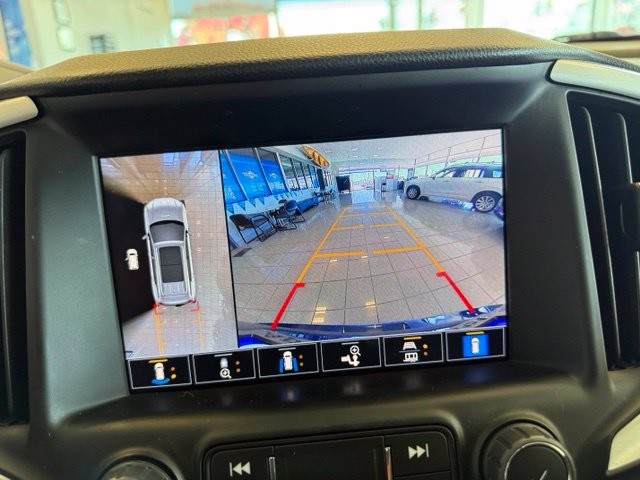 GMC Terrain Vehicle Full-screen Gallery Image 15