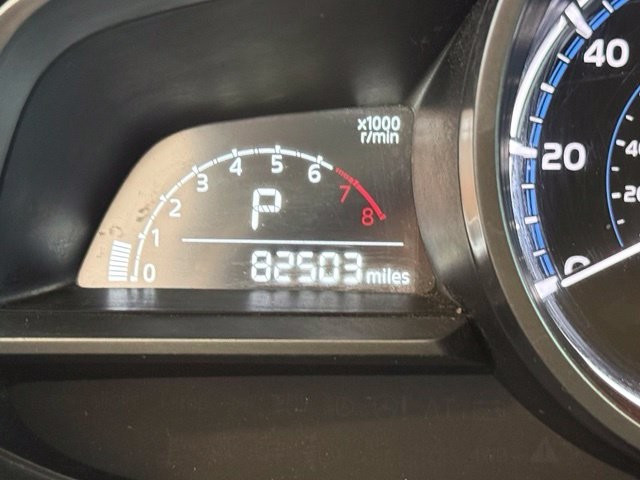 Toyota Yaris Sedan Vehicle Full-screen Gallery Image 12
