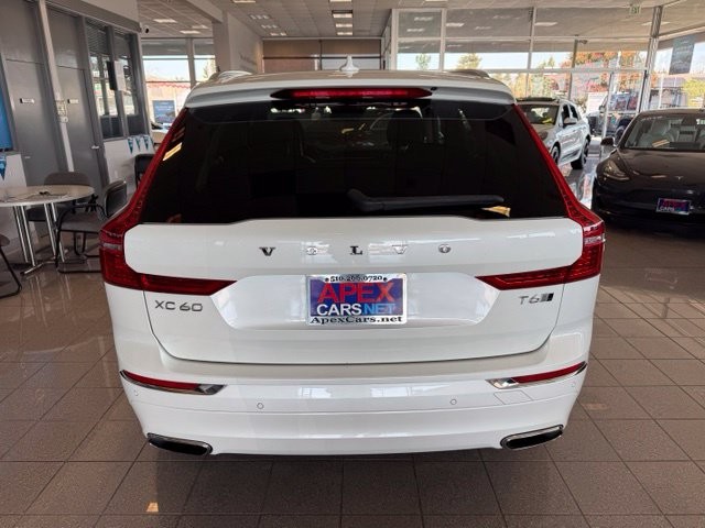 Volvo XC60 Vehicle Full-screen Gallery Image 05