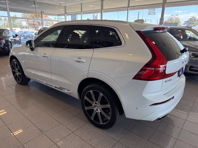 Volvo XC60 Vehicle Full-screen Gallery Image 06