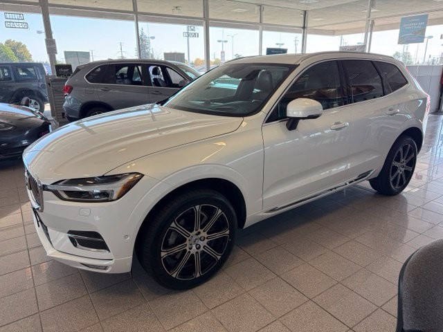 Volvo XC60 Vehicle Full-screen Gallery Image 07