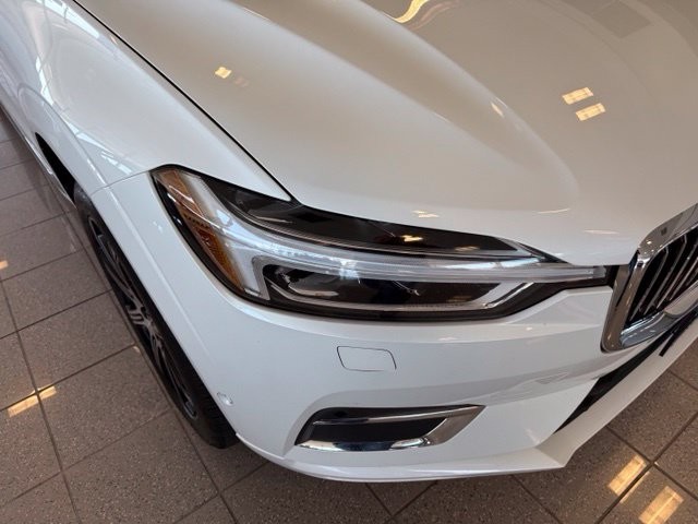 Volvo XC60 Vehicle Full-screen Gallery Image 10
