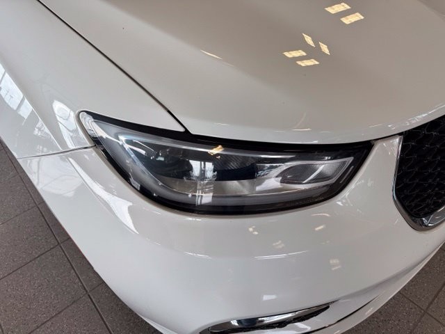 Chrysler Pacifica Vehicle Full-screen Gallery Image 10