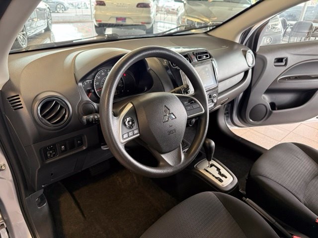 Mitsubishi Mirage G4 Vehicle Full-screen Gallery Image 02