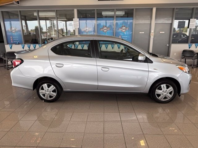 Mitsubishi Mirage G4 Vehicle Full-screen Gallery Image 03