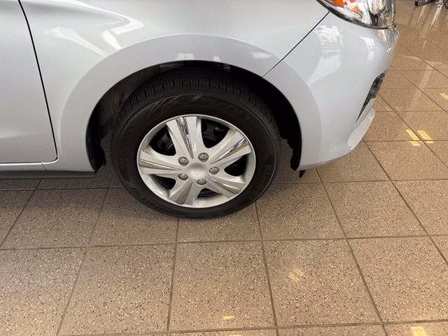 Mitsubishi Mirage G4 Vehicle Full-screen Gallery Image 11