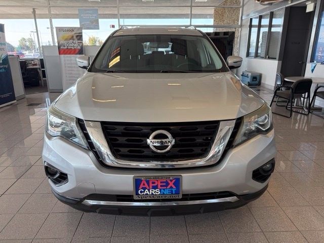 Nissan Pathfinder Vehicle Full-screen Gallery Image 08