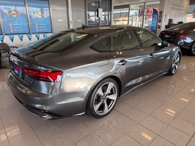 Audi A5 Sportback Vehicle Full-screen Gallery Image 04