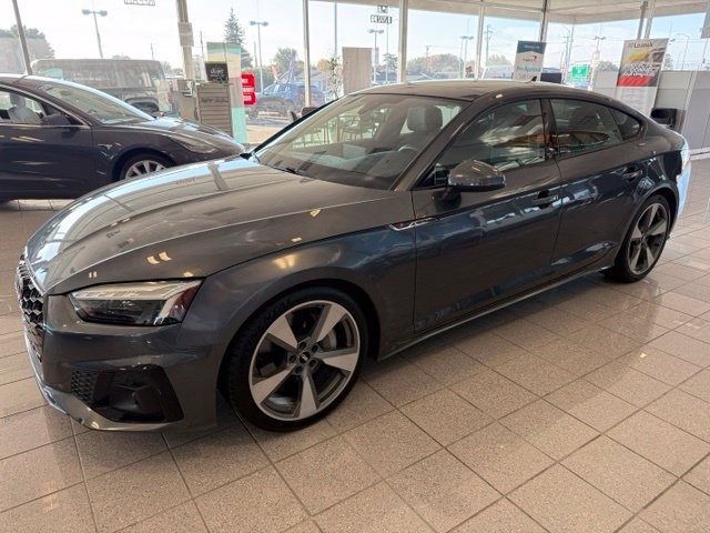 Audi A5 Sportback Vehicle Full-screen Gallery Image 07
