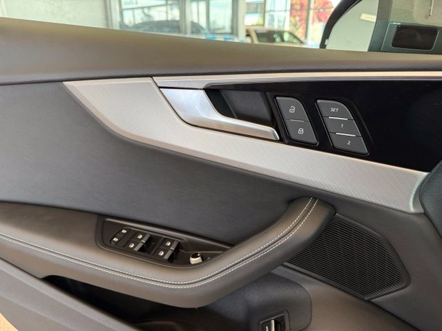Audi A5 Sportback Vehicle Full-screen Gallery Image 20