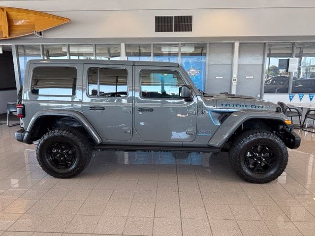 Jeep Wrangler 4xe Vehicle Full-screen Gallery Image 03