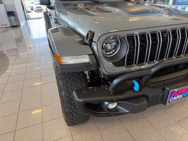 Jeep Wrangler 4xe Vehicle Full-screen Gallery Image 09