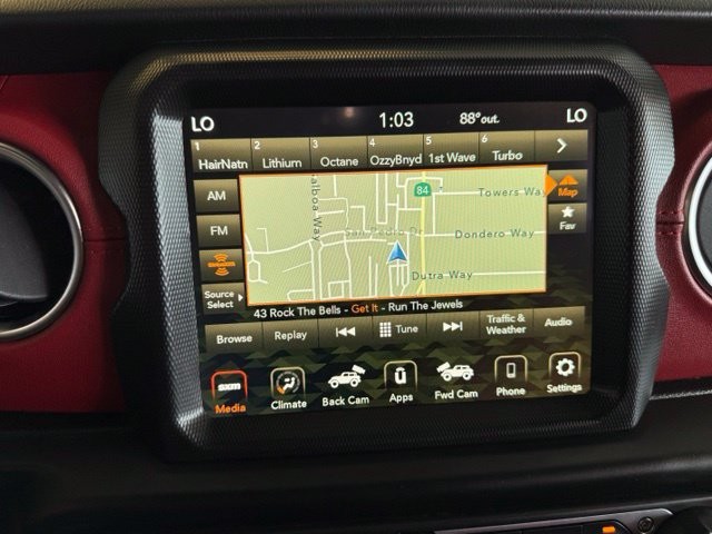 Jeep Wrangler 4xe Vehicle Full-screen Gallery Image 16