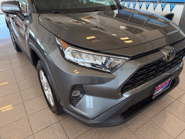 Toyota RAV4 Vehicle Full-screen Gallery Image 09
