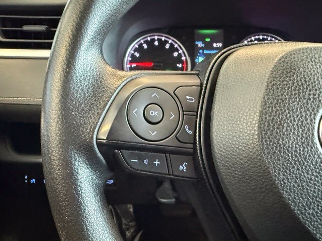 Toyota RAV4 Vehicle Full-screen Gallery Image 19