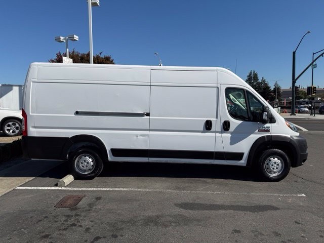 Ram ProMaster Cargo Van Vehicle Full-screen Gallery Image 02