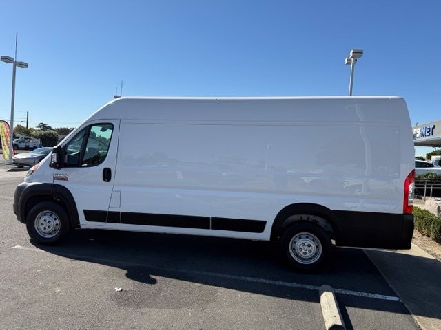 Ram ProMaster Cargo Van Vehicle Full-screen Gallery Image 04