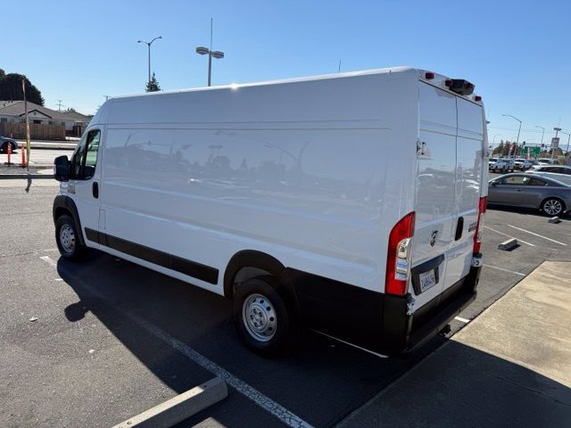 Ram ProMaster Cargo Van Vehicle Full-screen Gallery Image 05