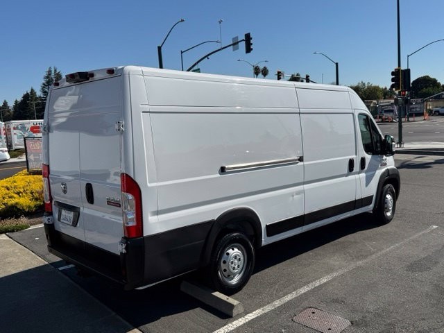 Ram ProMaster Cargo Van Vehicle Full-screen Gallery Image 06