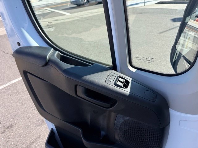 Ram ProMaster Cargo Van Vehicle Full-screen Gallery Image 13