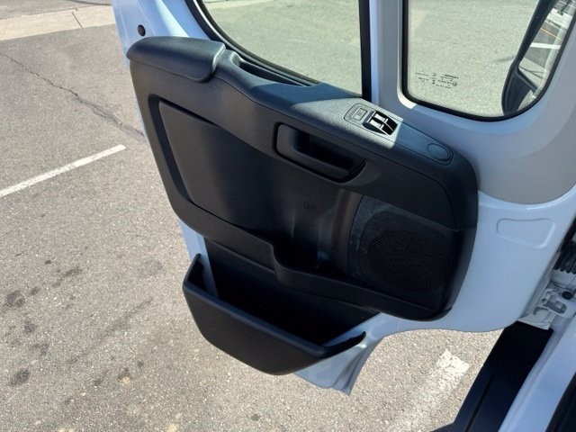 Ram ProMaster Cargo Van Vehicle Full-screen Gallery Image 14