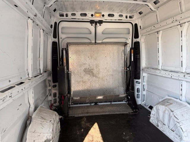 Ram ProMaster Cargo Van Vehicle Full-screen Gallery Image 16