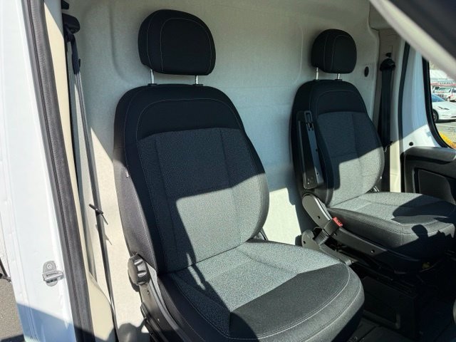 Ram ProMaster Cargo Van Vehicle Full-screen Gallery Image 18